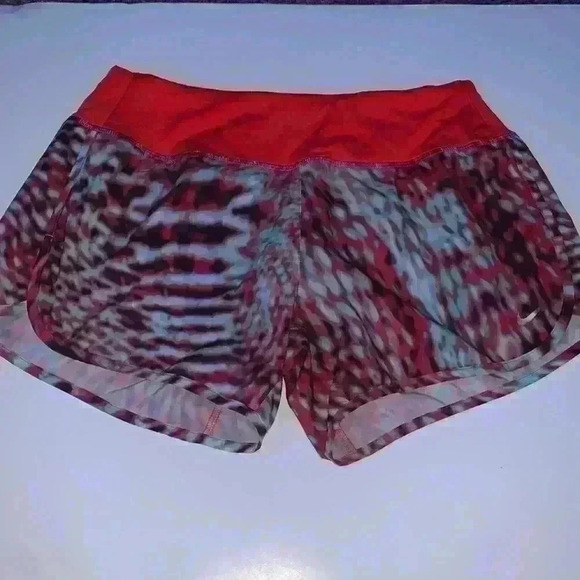 Nike shorts - Picture 1 of 3